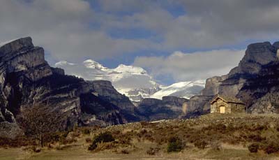 vista de ordesa y monte perdido vista de ordesa y monte perdido